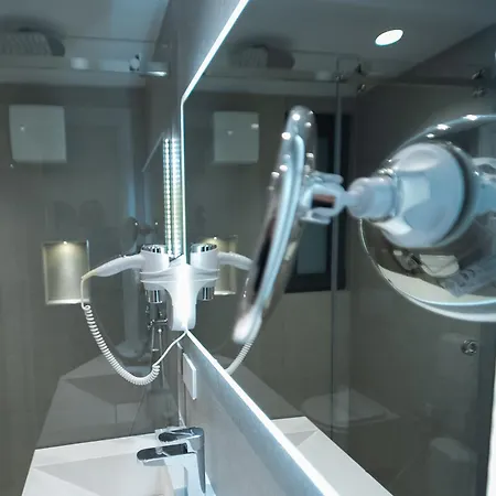 Hotel Central Inn Tirana 酒店