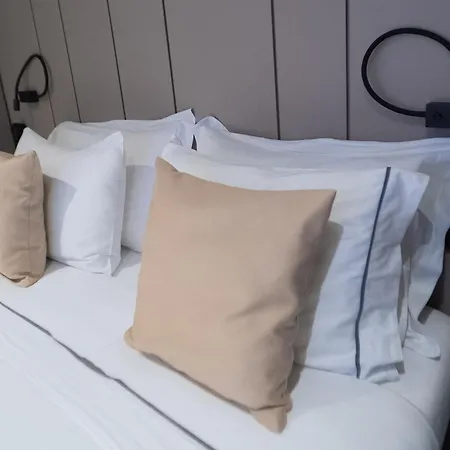 Hotell Hotel Central Inn Tirana 4*