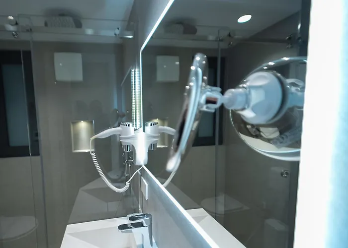 Hotel Central Inn Tirana 酒店