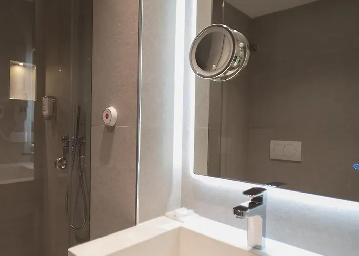 Hotel Central Inn Tirana 酒店